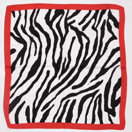 Eșarfe din Mătase - Esarfa patrata cu o singura fata, imprimeu animal print alb negru, cu margine rosie