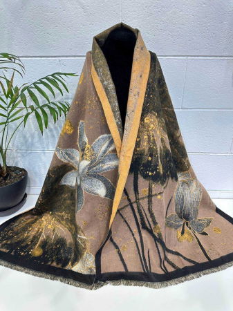 Eșarfe tip Cashmere - Esarfa premium din vascoza cu imprimeu floral cu negru si fango
