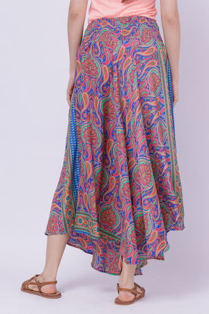Fusta ampla din matase indiana cu flori roz si fucsia pe fond albastru [3]