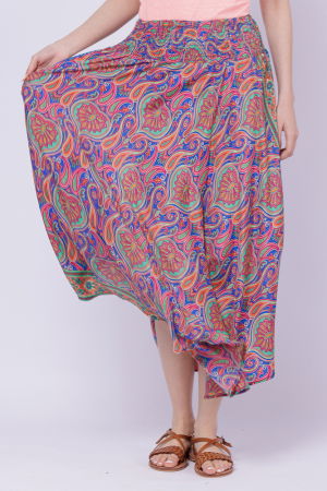 Fuste Casual - Fusta ampla din matase indiana cu flori roz si fucsia pe fond albastru
