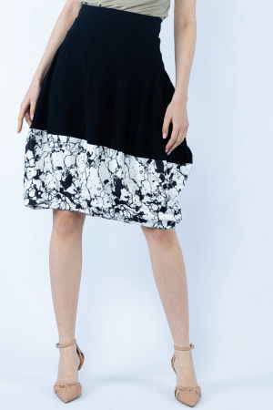 Fusta neagra din jerseu, midi, tip lalea, cu imprimeu la poale [1]