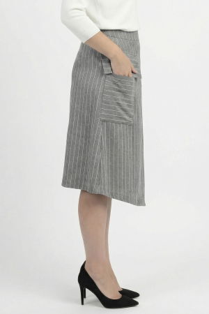 Fusta gri cu dungi fine, midi petrecuta din punto milano, cu buzunar aplicat si colt - Copie [2]