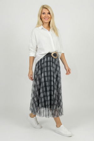 Fuste Casual - Fusta in trei straturi din tulle creponat cu model ecosez alb si negru - stil smart casual