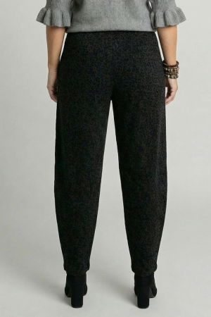 Pantaloni negri lejeri cu imprimeu subtil emosat animal print – croi relaxat, talie confortabila [2]