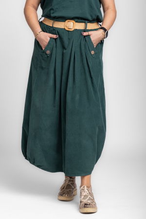 Fusta lunga din catifea reiata, cu nasturi la buzunare si curea inclusa, verde Fuste Casual - Fusta lunga din catifea reiata, cu nasturi la buzunare si curea inclusa, verde