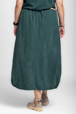 Fusta lunga din catifea reiata, cu nasturi la buzunare si curea inclusa, verde [2]