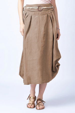 Îmbrăcăminte - Fusta lunga camel cu poale prinse, din in, cu o curea fancy