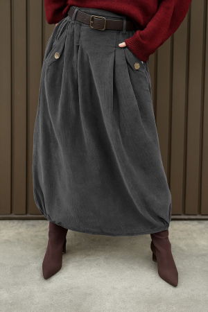 Fuste masuri mari - Fusta lunga din catifea reiata, cu nasturi la buzunare si curea inclusa, gri