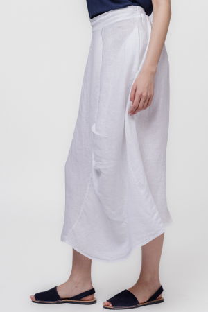 Fusta lunga din in, cu falduri, alba [1]