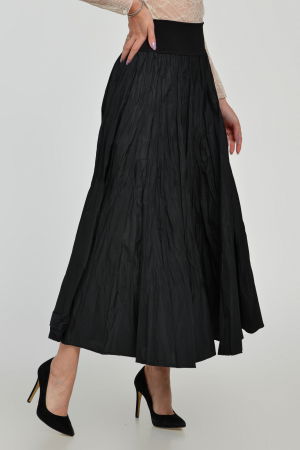 Fusta lunga din vascoza, in 15 clini, din tafta neagra cu irizatii maro [7]