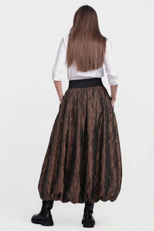 Fusta lunga gogosar, din tafta maro cu striatii [1]