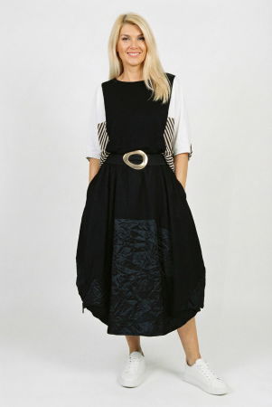 ÎMBRĂCĂMINTE - Fusta midi balon din vascoza, cu colturi si insertie material texturat satinat, neagra