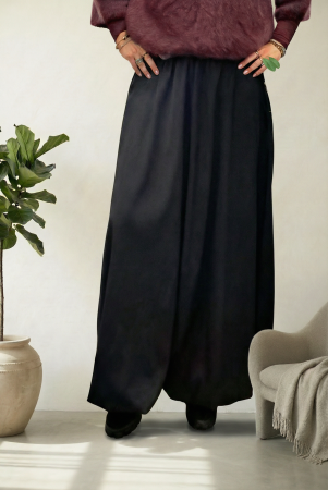 Fusta maxi, gogosar, neagra, ampla cu volum fluid, material tip rips – talie elastica [1]
