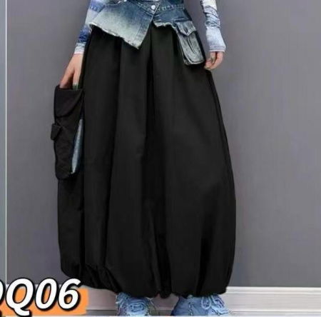 Fuste din Bumbac - Fusta larga gogosar neagra tip cargo cu buzunare laterale , model urban casual