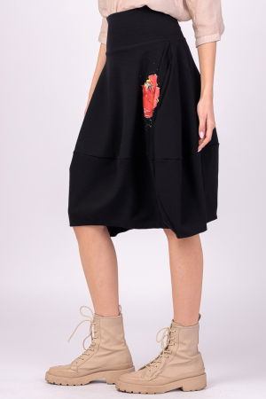 Fusta neagra din jerseu, midi, tip lalea, cu imprimeu maci rosii stilizati [2]