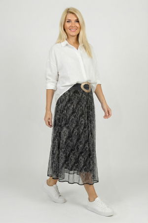 Fuste Casual - Fusta in trei straturi din tulle creponat cu model alb si negru - stil smart casual