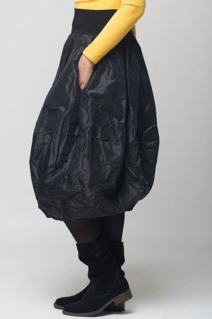 Fusta neagra midi, tip lalea, din tafta cu memorie [2]