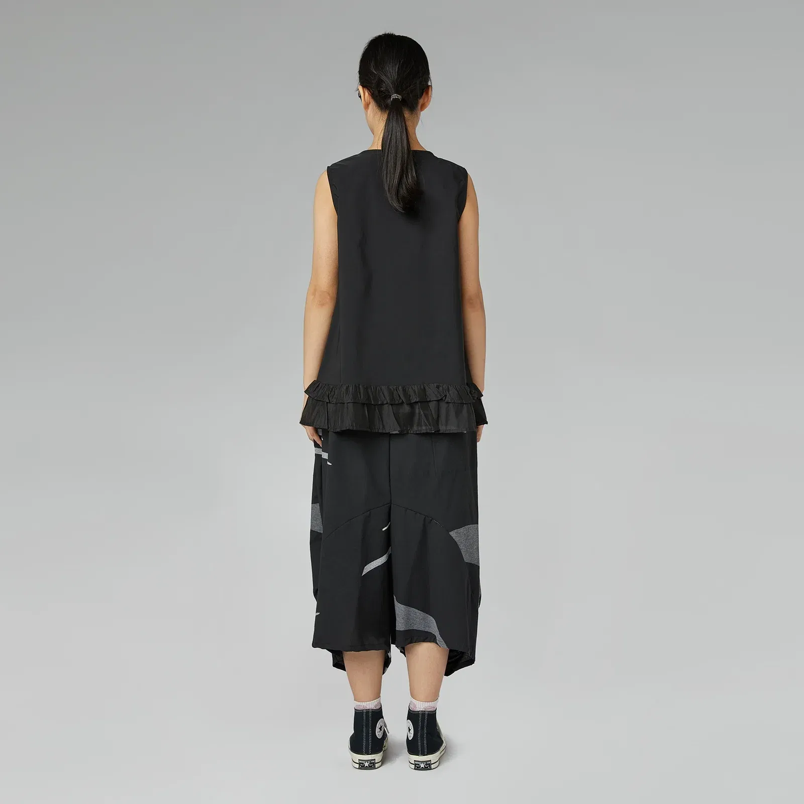 Fusta pantalon statement cu volum arhitectural si imprimeu geometric –stil urban [5]