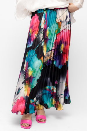 Fuste Casual - Fusta eleganta, plisata, satinata, cu imprimeu floral pictural pe fond negru