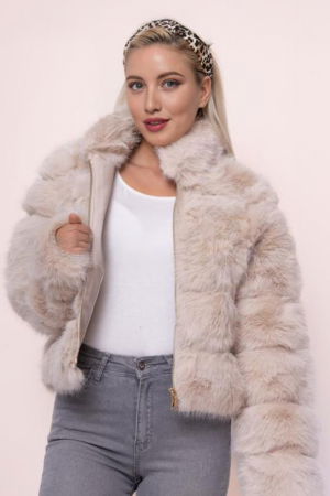 Geci Groase & Paltoane - Geaca scurta din blana artificiala bej,  pufoasa si eleganta