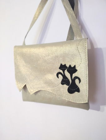 Genți - Geanta aurie  din piele naturala de efect ,cu pisicute