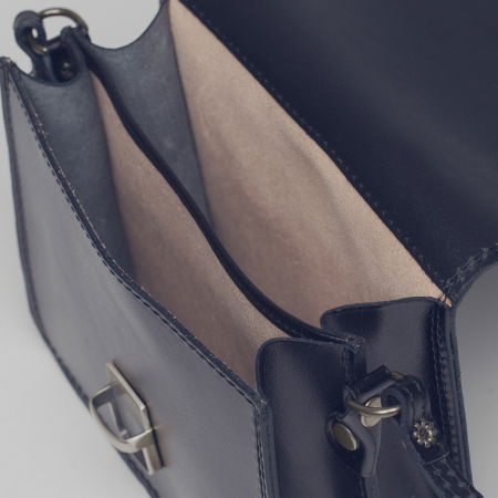 Geanta crossbody bleumarin din piele naturala, tip postas [2]