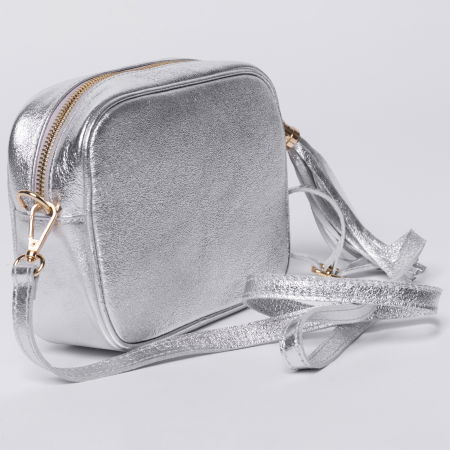 Geanta crossbody argintie din piele naturala, cu ciucure din piele [2]