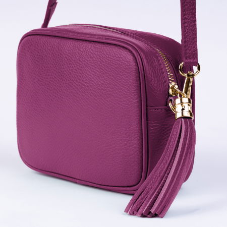 ACCESORII DAMĂ - Geanta crossbody magenta din piele naturala, cu ciucure din piele