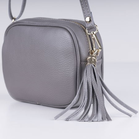 Genți - Geanta crossbody gri din piele naturala, cu ciucure din piele