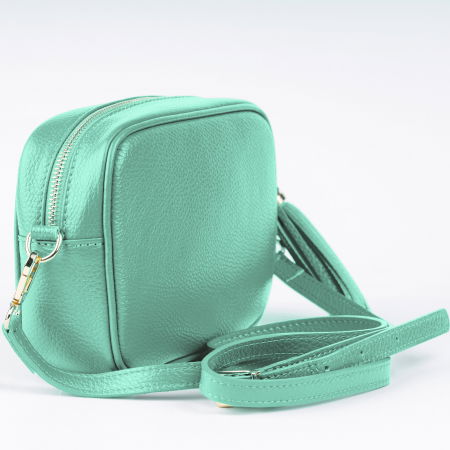 Geanta crossbody verde menta din piele naturala, cu ciucure din piele [2]