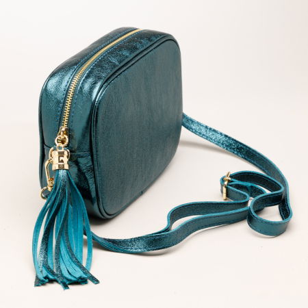 Geanta crossbody turcoaz metalizat din piele naturala, cu ciucure din piele [1]