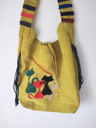 Geanta handmade , din piele naturala întoarsă galbenă, cu pisicuțe [1]