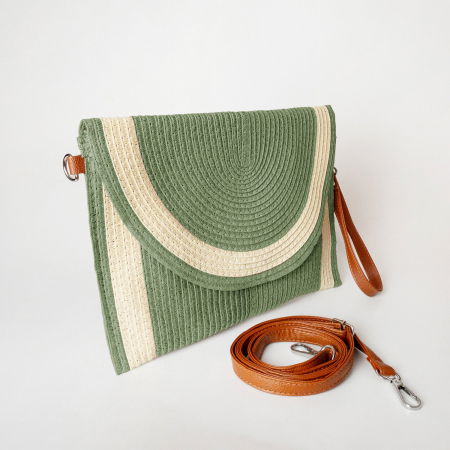 Genți - Geanta plic impletita crossbody, cu bareta de umar si de mana, verde cu bej deschis