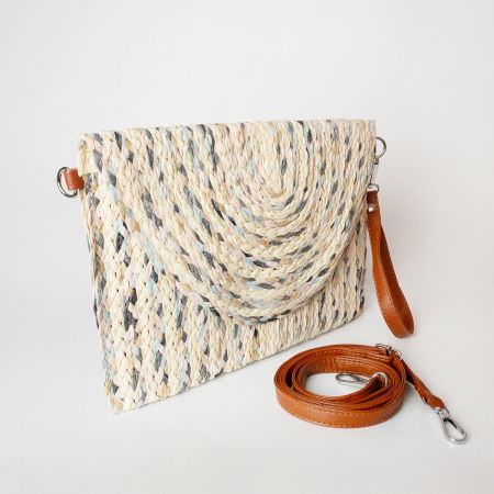 Genti Impletite - Geanta plic impletita crossbody, cu bareta de umar si de mana, nuante pastelate de bej, roz si bleu