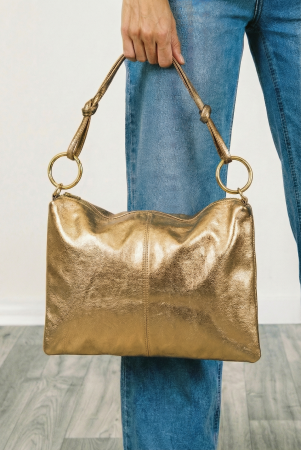 Geanta plic mare cu inele mari aurii si doua barete, din piele naturala auriu inchis [5]