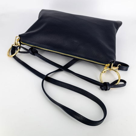 Geanta plic mare cu inele mari aurii si doua barete, din piele naturala neagra [4]