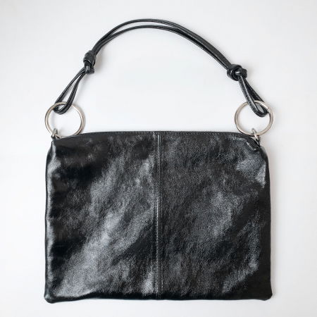 Genți din Piele Naturală - Geanta plic mare cu inele mari aurii si doua barete, din piele naturala neagra metalizata