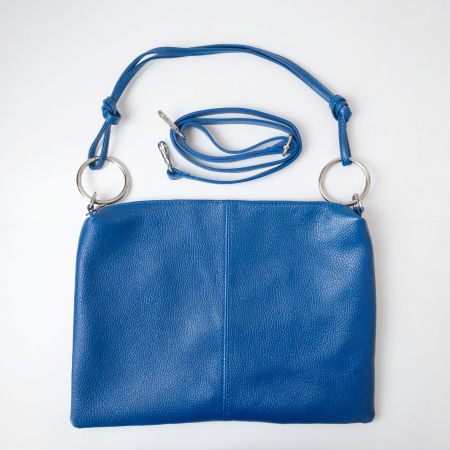 Geanta plic mare cu inele mari  arginti si doua barete, din piele naturala albastra [1]