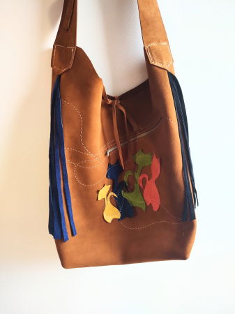 ACCESORII DAMĂ - Geanta sac ,din piele naturala camel întoarsă ,cu pisicute