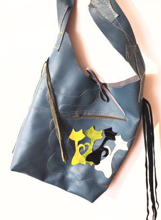 Geanta tip sac ,din piele naturala albastra  ,cu pisicute [1]