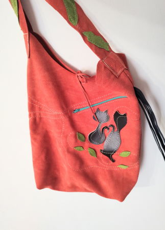 Geanta sac din piele naturala întoarsă roșie ,cu pisicute ,unicat [1]