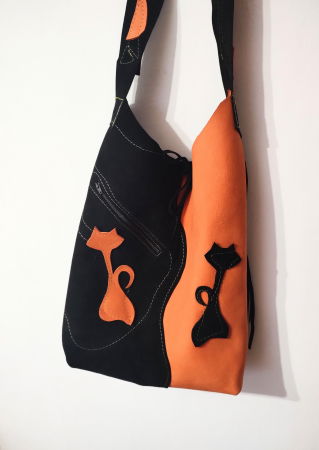 Genți si Plicuri Handmade din Piele - Geanta sac ,din piele naturala  întoarsă portocalie și neagră ,cu pisicute