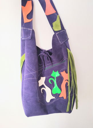 Genți si Plicuri Handmade din Piele - Geantă sac din piele naturala întoarsă mov ,cu pisicuțe colorate