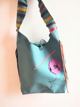 Genți si Plicuri Handmade din Piele - Geanta sac ,din piele naturala bleu prafuit,cu trandafir și mesaj ,,Faith,,