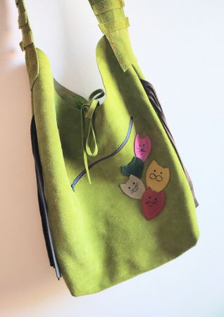Genți si Plicuri Handmade din Piele - Geanta sac din piele naturala  verde olive ,cu pisicuțe cusute