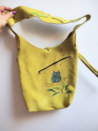 Geanta sac galbena,cu bufniță pictata ,din piele naturala intoarsa [1]