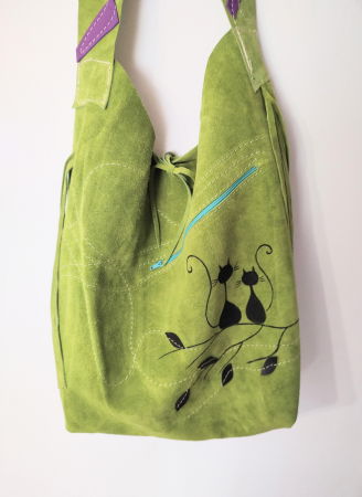 Genți si Plicuri Handmade din Piele - Geanta sac verde olive ,cu pisicuțe  pictate ,din piele naturala intoarsa