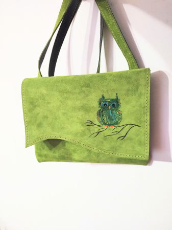 Genți - Geanta verde olive din piele naturala întoarsă ,cu bufnita pictata