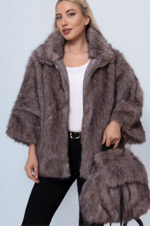 Geci & Jachete & Blazere - Haina scurta dama, cu maneci 3/4, din blanita artificiala pufoasa, bej inchis