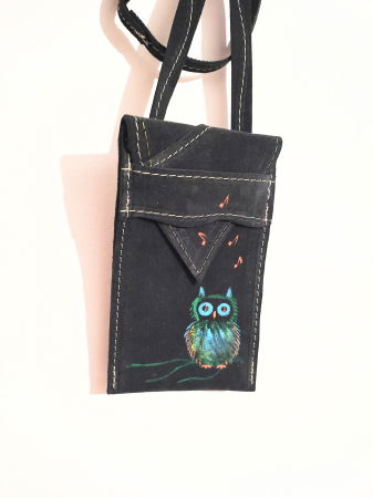 Genți si Plicuri Handmade - Husa gri inchis din piele naturala pentru telefon , cu bufnita